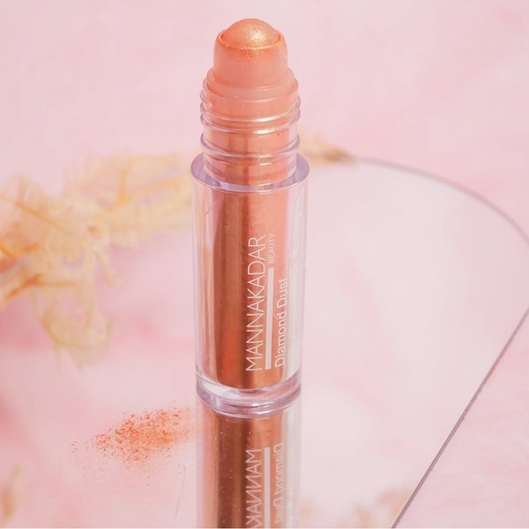 Manna Kadar Cosmetics Diamond Dust Roll-on in Enchanted - Picture 2 of 8